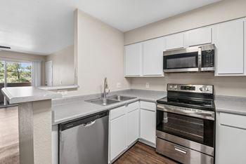 Fully equipped kitchen